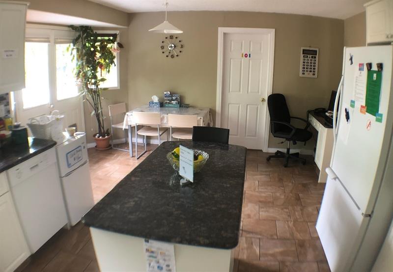 Brother Li Homestay Calgary Exterior photo
