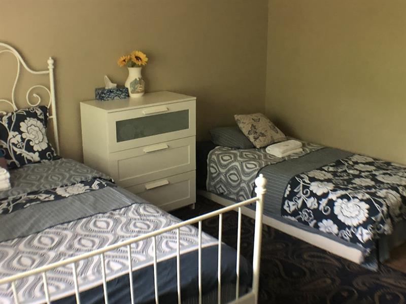 Brother Li Homestay Calgary Exterior photo