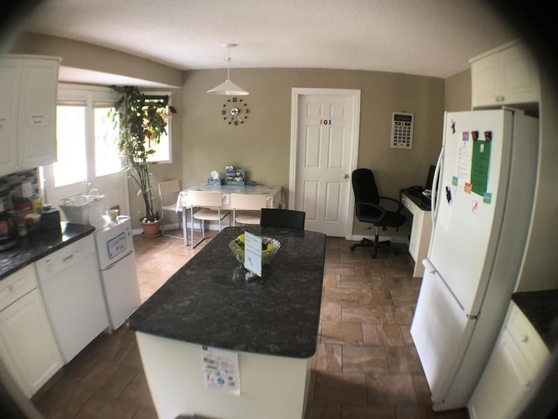 Brother Li Homestay Calgary Exterior photo