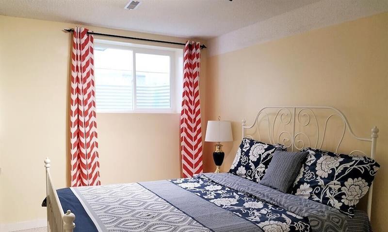 Brother Li Homestay Calgary Exterior photo