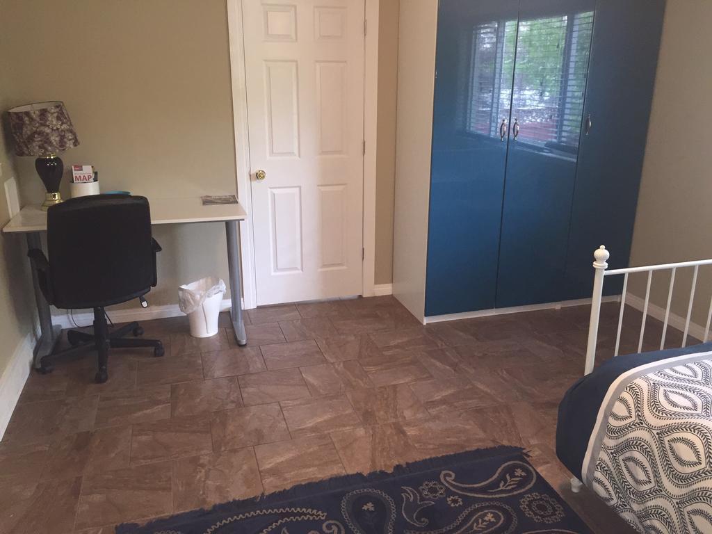 Brother Li Homestay Calgary Exterior photo