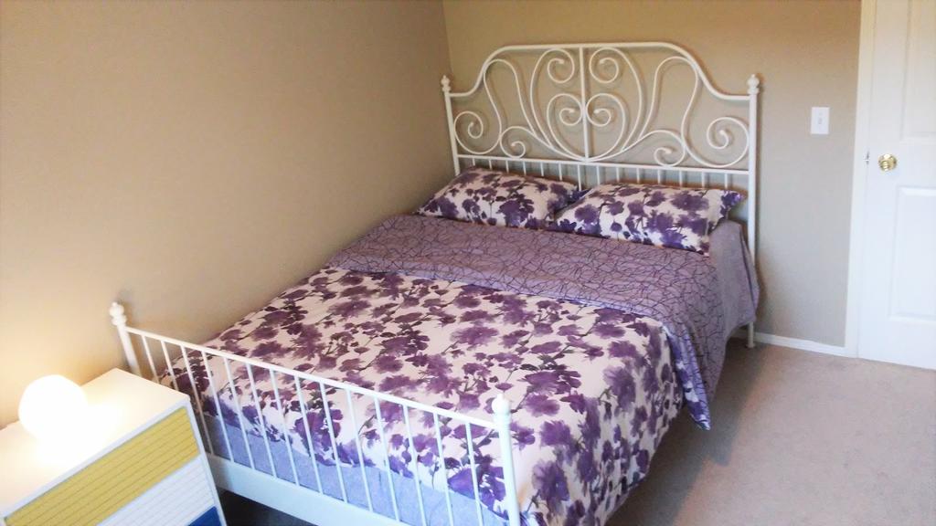 Brother Li Homestay Calgary Exterior photo